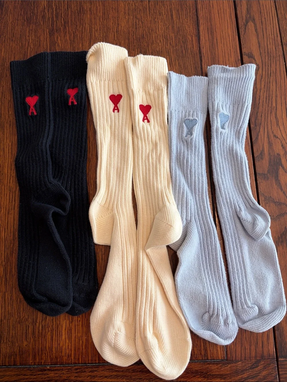 Ami Ribbed Crew Socks Trio — Black, Cream & Light Blue with Red Heart